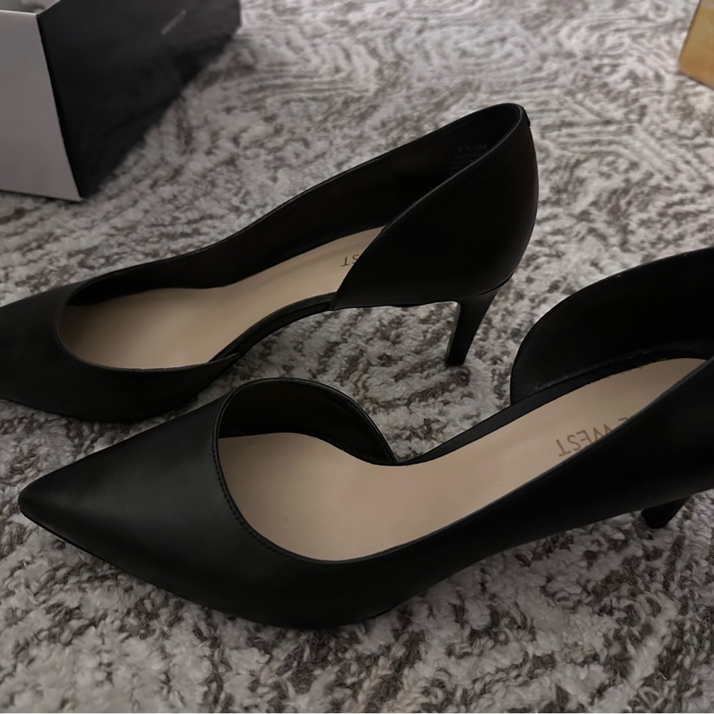 Nine West classic black pumps